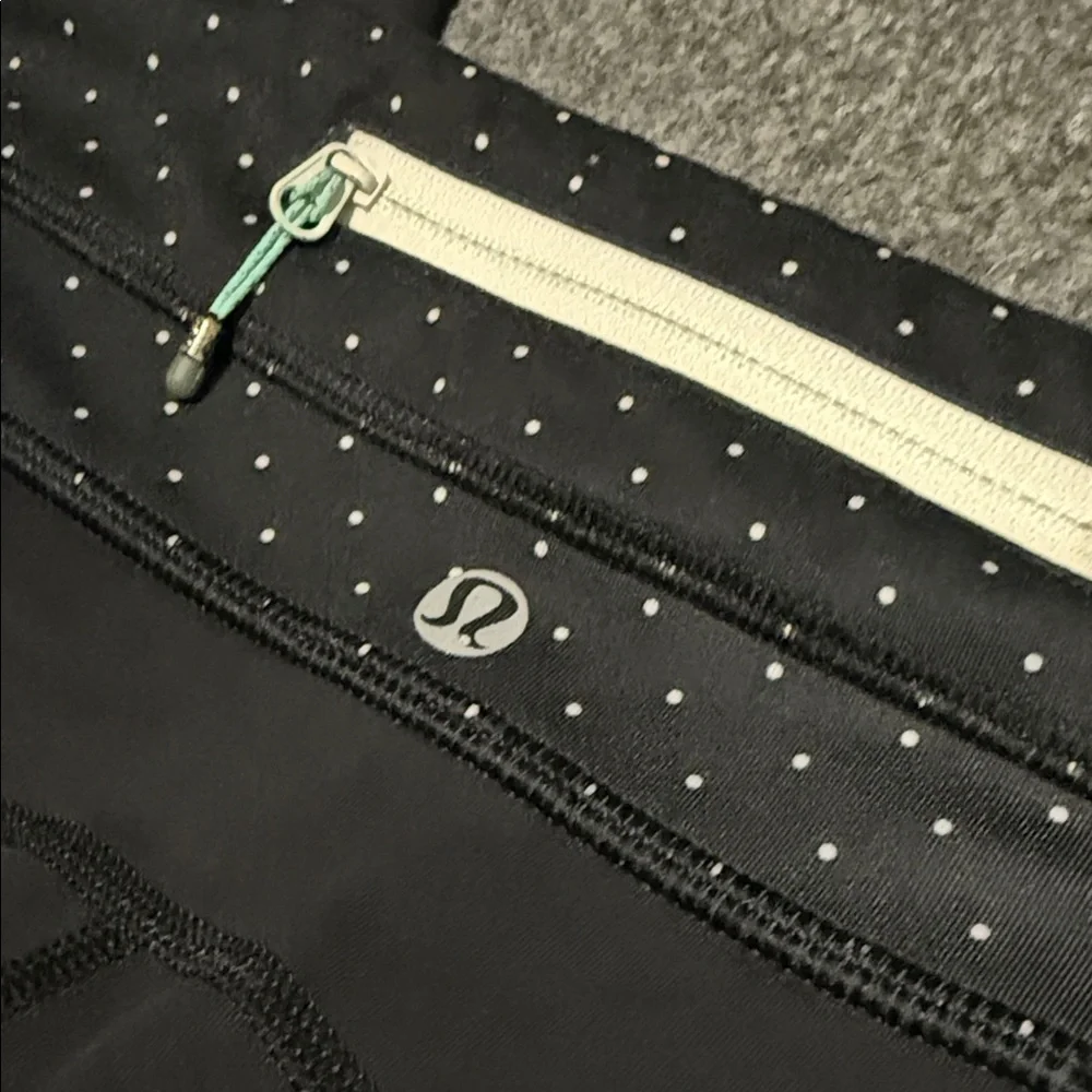 Lululemon Wunder Under Roll Down Crop Black Polka Dot Waistband White Stripe {4} - Picture 11 of 11